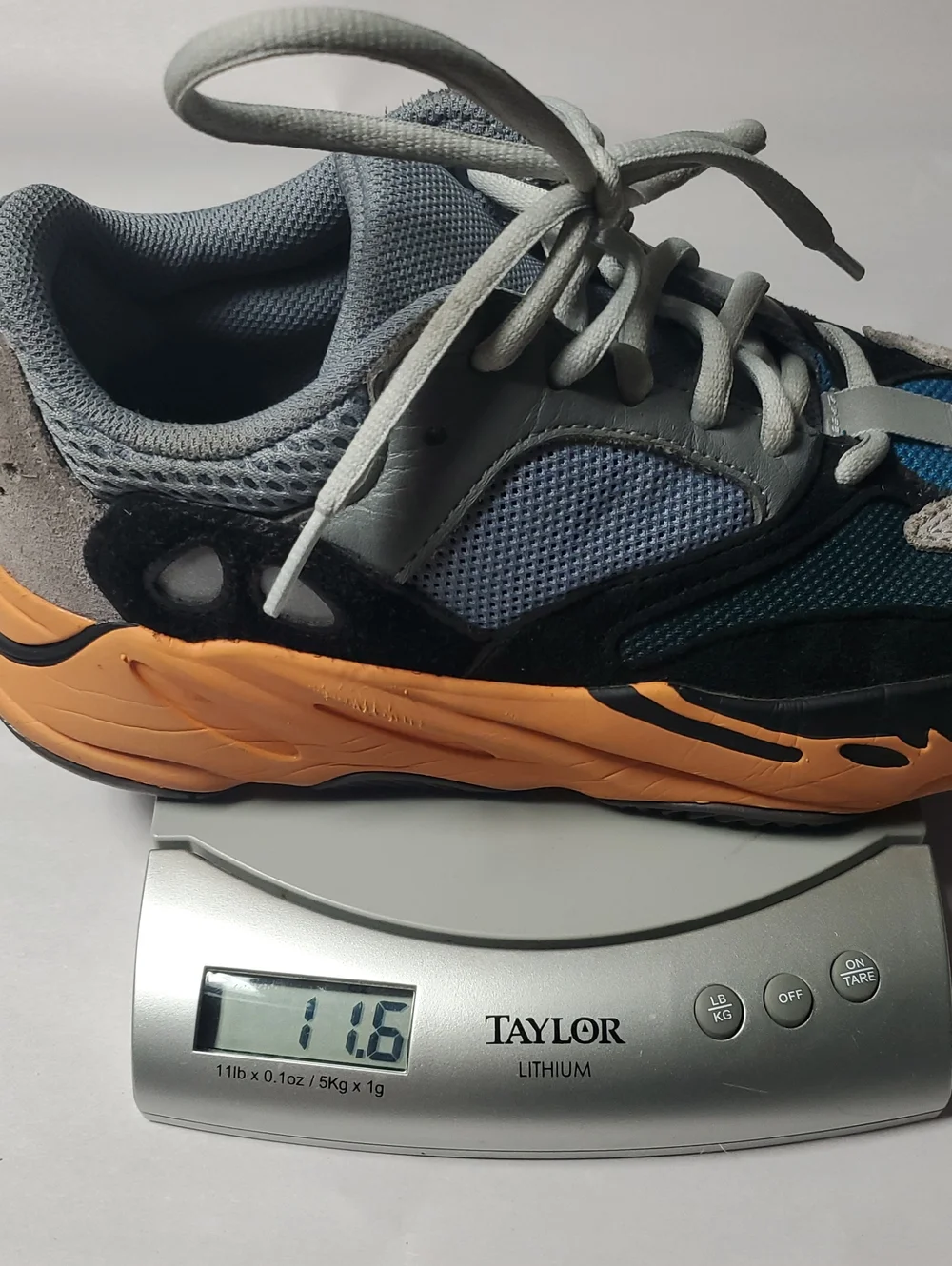 Adidas Yeezy Boost 700 Wash Orange Size 6.5 Mens Streetwear Athleisure GW0296